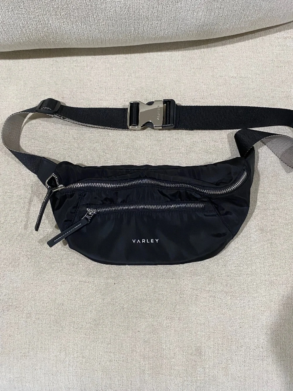 Varley belt bag - Picture 3 of 11